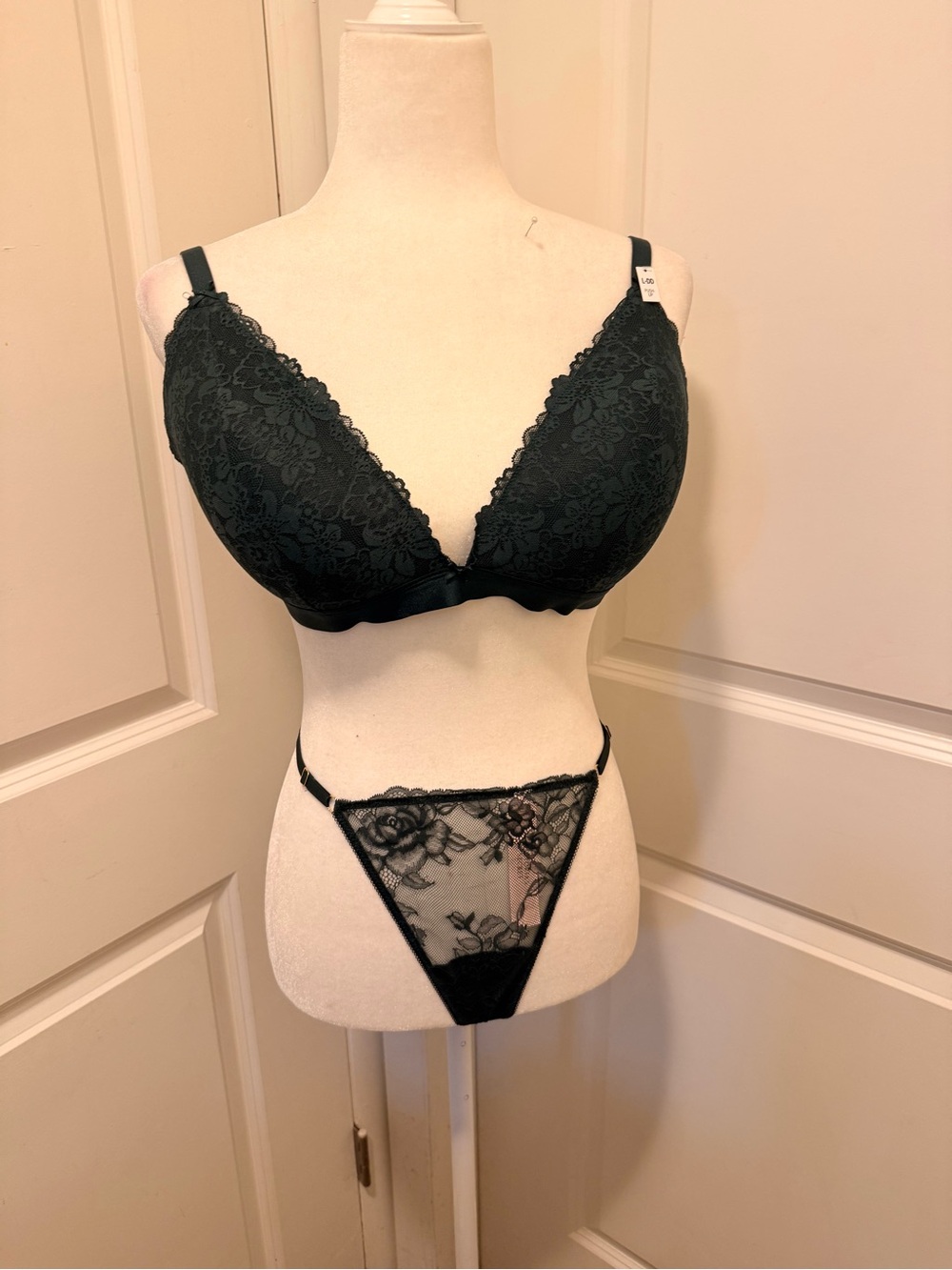 PINK Victoria's Secret Green Lace Plunge Bra & Sheer Lace Thong